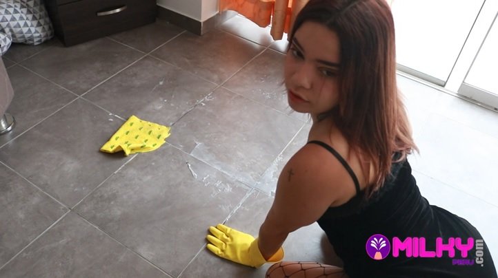 Milky Peru – Donna Venezolana encargada de la limpieza folla mientras elimina el covid-19