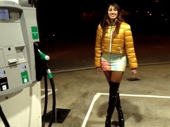 19 añitos y una polla cada 3 días. La Jennifer López sabe a lo que va. De México a la madre patria. Bienvenida a FAKings… Cabrones – Fakings