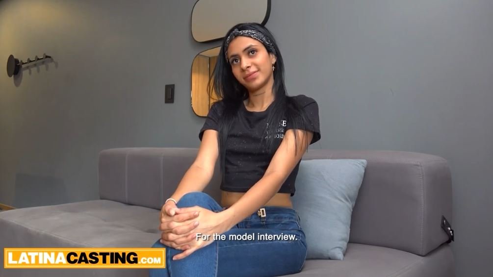 Latina Casting – Cloe Violeta – Puta Latina Mira mi Polla en Entrevista