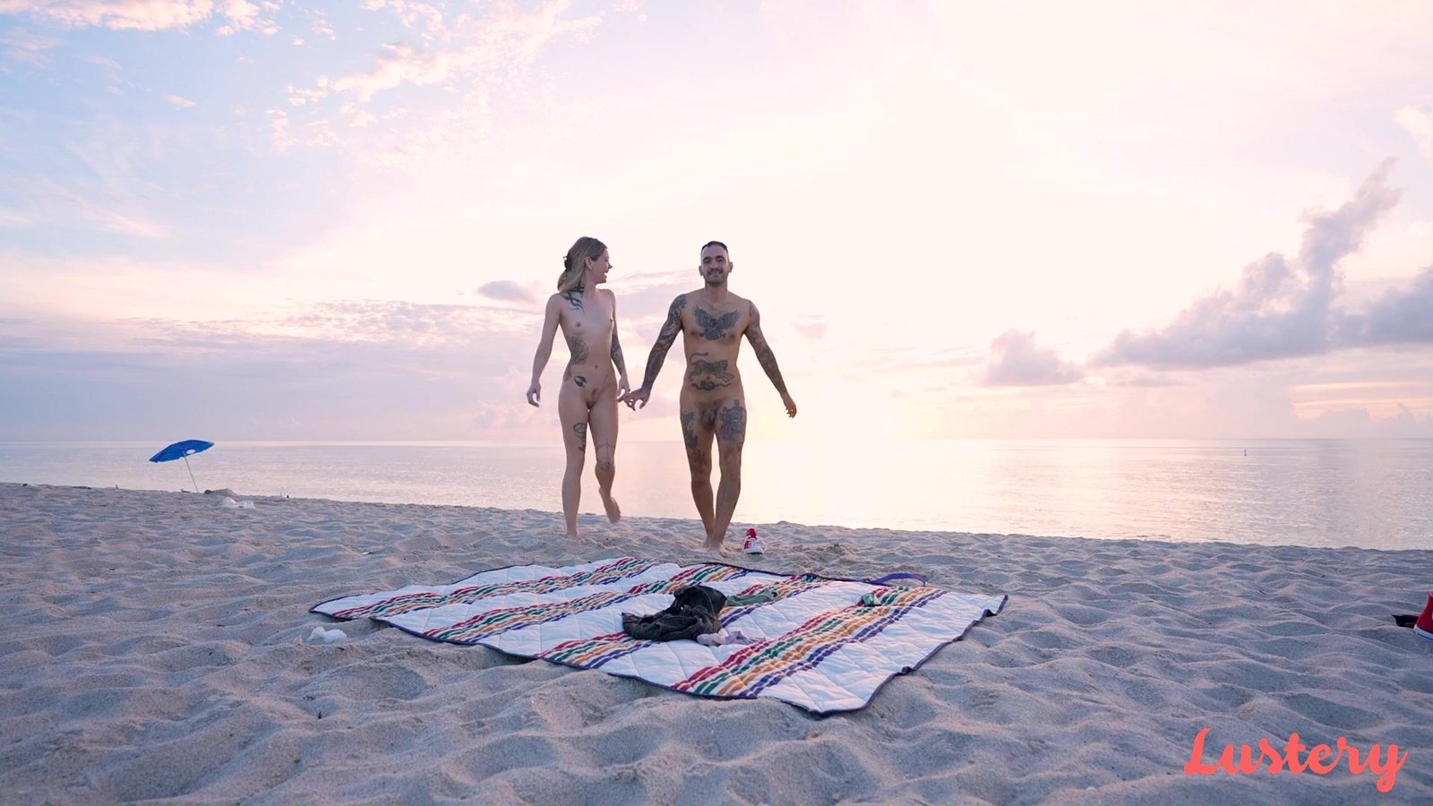 Lustery – Alex & Sammm – Strong, Stretchy & Sexy