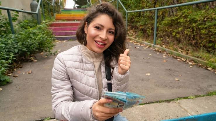 Public Agent – Helina Dream – Big dick public blowjob and POV sex