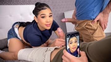 Latina Milf – Alexis Doll – Ayudando al Novato