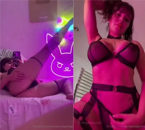Dayancat – Viste Sexy Lencería y se Desnuda
