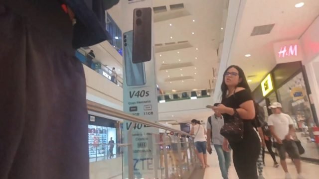 Gianluca MDLS – Tengo sexo con chica que conocí en un centro comercial