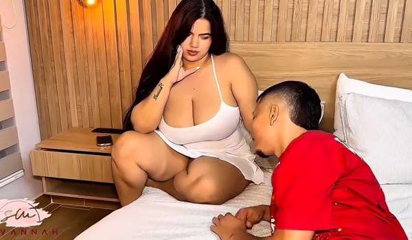 Savannah Watson – Mi hijastro tira de mi tanga hacia un lado