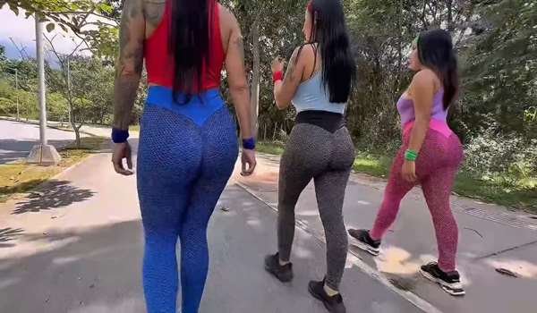 Jenifer Play – Padrastro Afortunado Tiene Sexo Con Sus 3 Hijastras