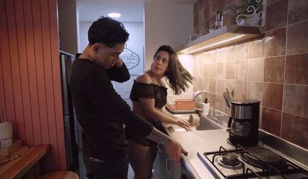 Kylie Eilish – Mi Madrastra Con Curvas Se Burla De Mí
