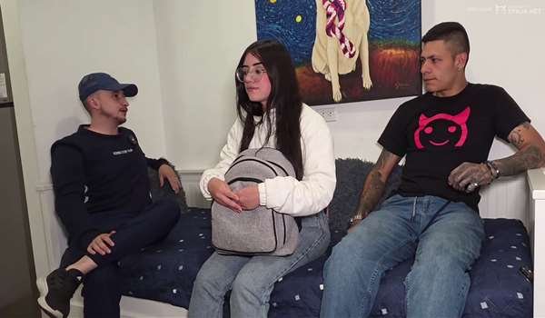 XPaja – Aria Debuta con Aaron y su Reacción al Tenerlo Cerca lo Dice Todo