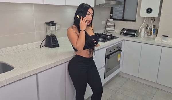 Alejandra Palacios – Linda latina paga aprendiz de plomero con una buena montada en su polla y ella se corre ricamente