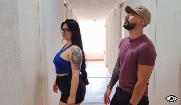 Antonella Jones – Va De Visita y Se Termina Cogiendo Al Hijo De Su Amiga