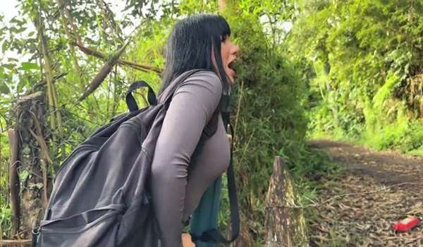 Yenifer Chacon – Una latina tetona fue sorprendida invadiendo mi propiedad, así que exijo su coño o llamaré a la policía