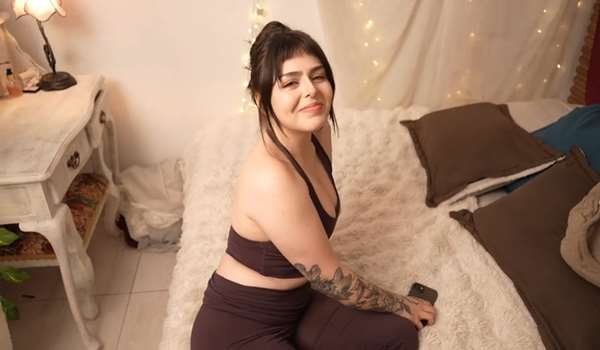 Dalia Morgan – Mi Novia Me Monta Después del GYM, Sudada y Cachonda