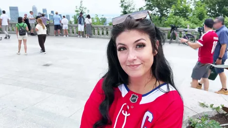Jacquie et Michel TV – Mia de Montréal – Mia, de 31 años, ¡una mujer quebequense muy descarada y desinhibida!