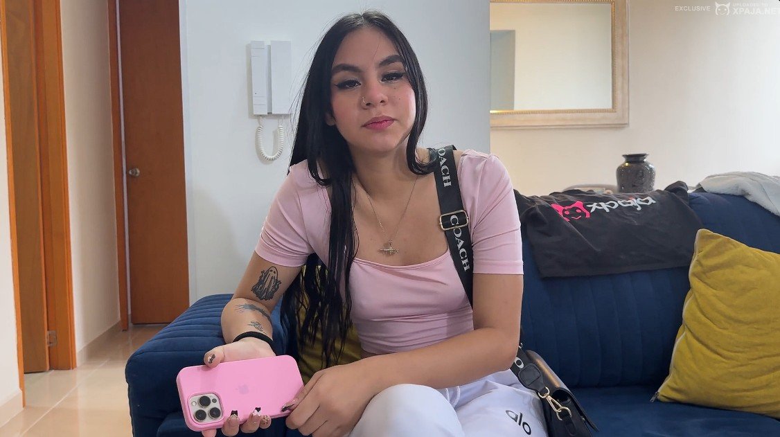 XPaja – Debut de Pamela – Confiesa que prefiere meterse los dedos antes de tener sexo