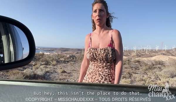 Miss Chaude – Sorprendo a un tipo masturbándose en su coche