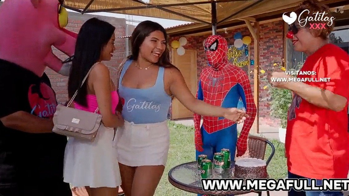 La Casa De Las Gatitas – La Fiesta De Spider Man