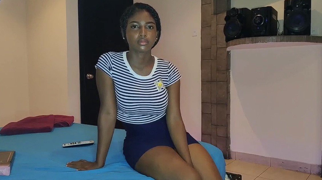 Putas De Casa – Morenita estudiante de Sistemas en Casting Porno