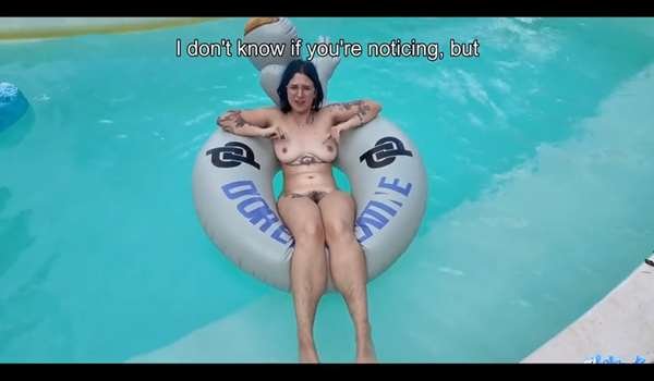 Khalamite – El tipo de la piscina me folla el culo y me da todo su jugo
