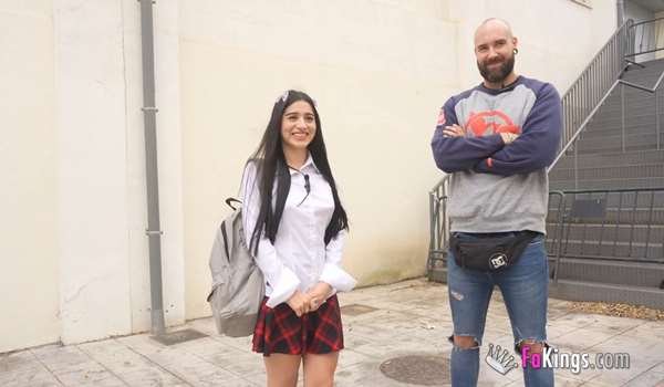 Fakings – Katalina Gómez – Compañera de clase anal extremo. Katalina orgasmo anal real con polla gorda que le abre el culo