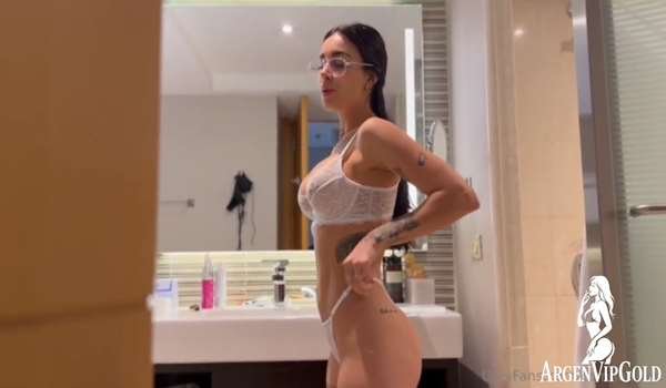 Camnair – Sometida me cogen en cuatro
