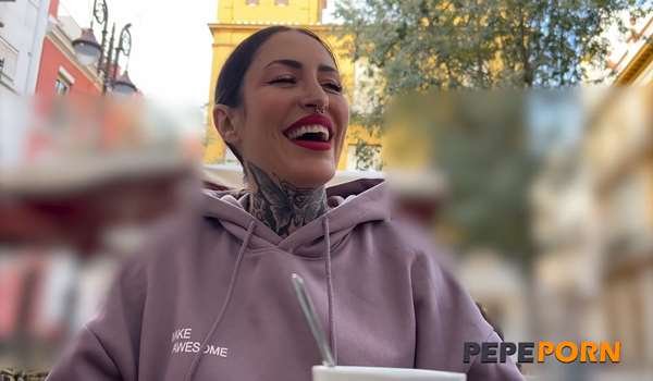 Pepe Porn – Lara Croft – Soy Lara Croft y hoy cumplo 41 años. CASTING con un PICHON kilometro 0